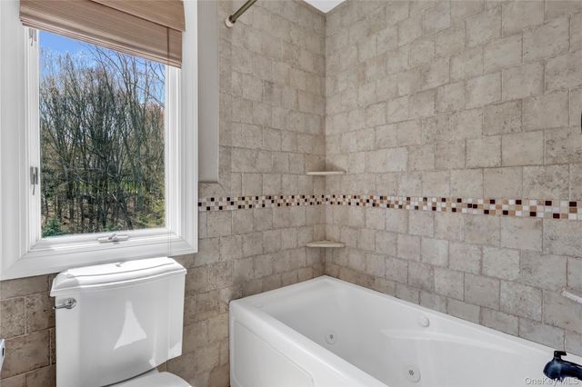 1 Jefferson Landing Circle, Port Jefferson, NY 11777