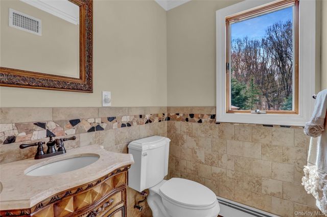 1 Jefferson Landing Circle, Port Jefferson, NY 11777