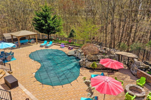 1 Jefferson Landing Circle, Port Jefferson, NY 11777
