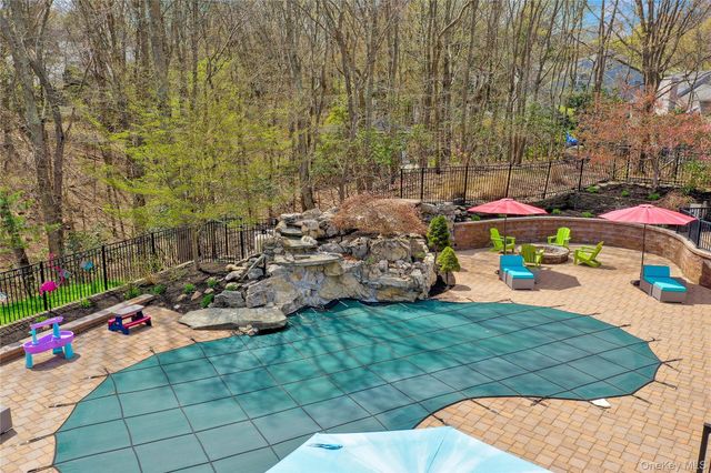 1 Jefferson Landing Circle, Port Jefferson, NY 11777