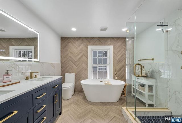 215 Brinckerhoff Court, Englewood, NJ 07631