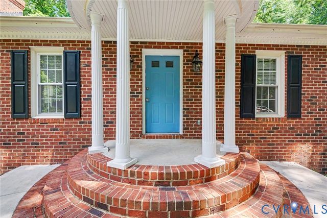 4301 Briarwick Dr, North Chesterfield, VA 23236