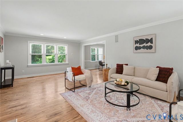 4301 Briarwick Dr, North Chesterfield, VA 23236