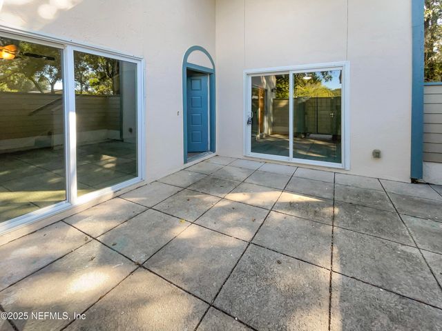 102 COURAGEOUS Court N 102, Jacksonville, FL 32233