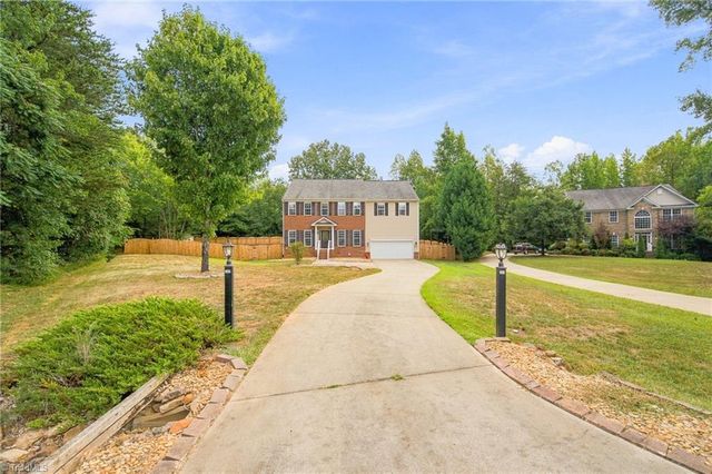 141 Stones Point Court, Stokesdale, NC 27357