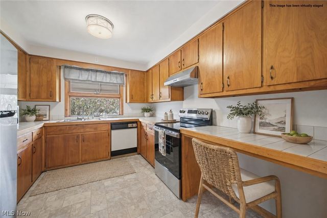 10121 Springfield Road, Poland, OH 44514