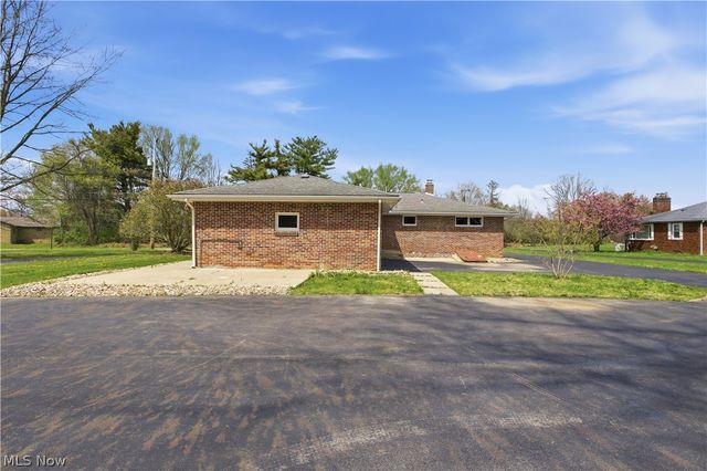10121 Springfield Road, Poland, OH 44514