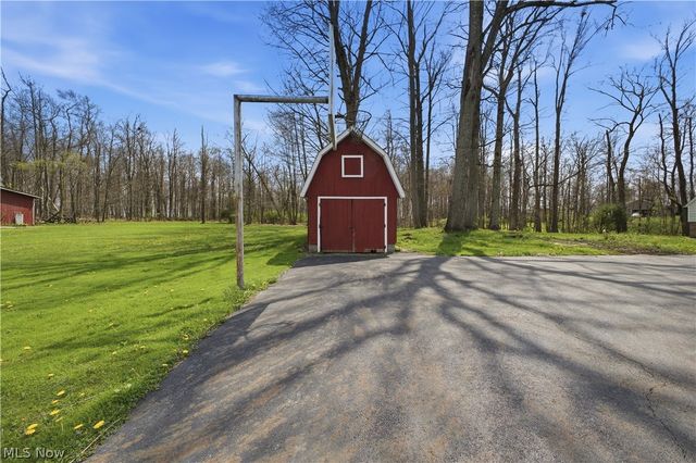 10121 Springfield Road, Poland, OH 44514