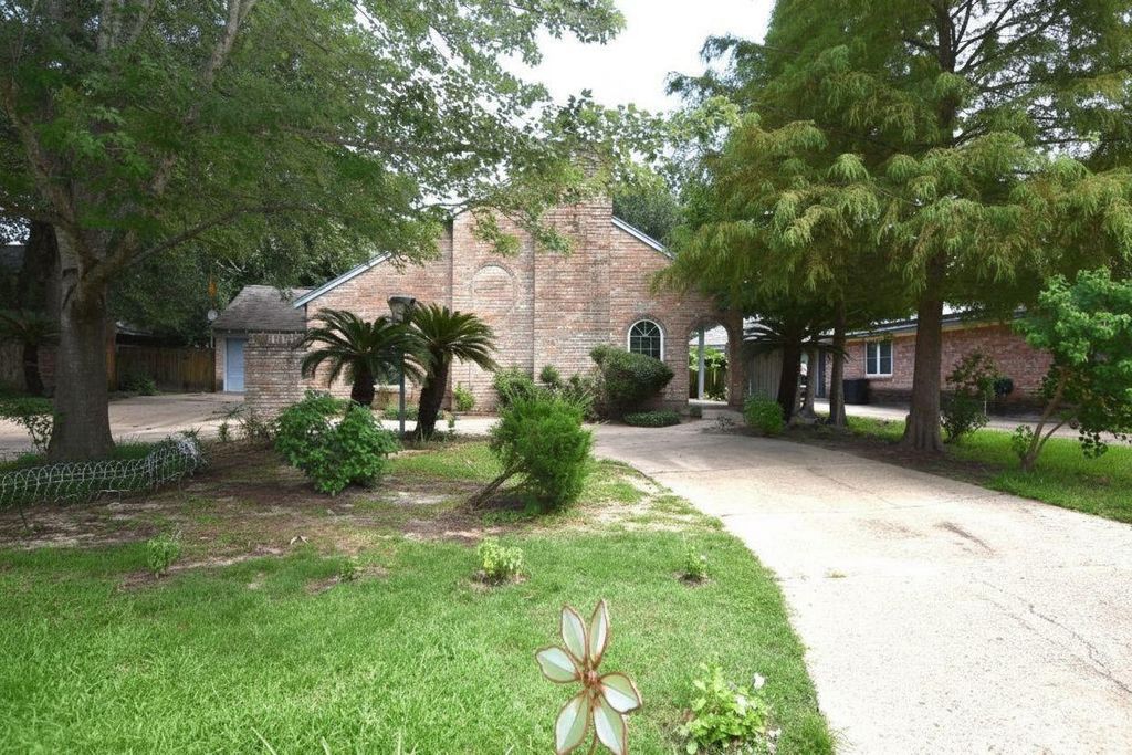 8114 Birchglen Lane, Houston, TX 77070