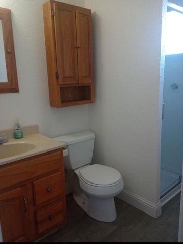 988 E Putnam Avenue, Porterville, CA 93257