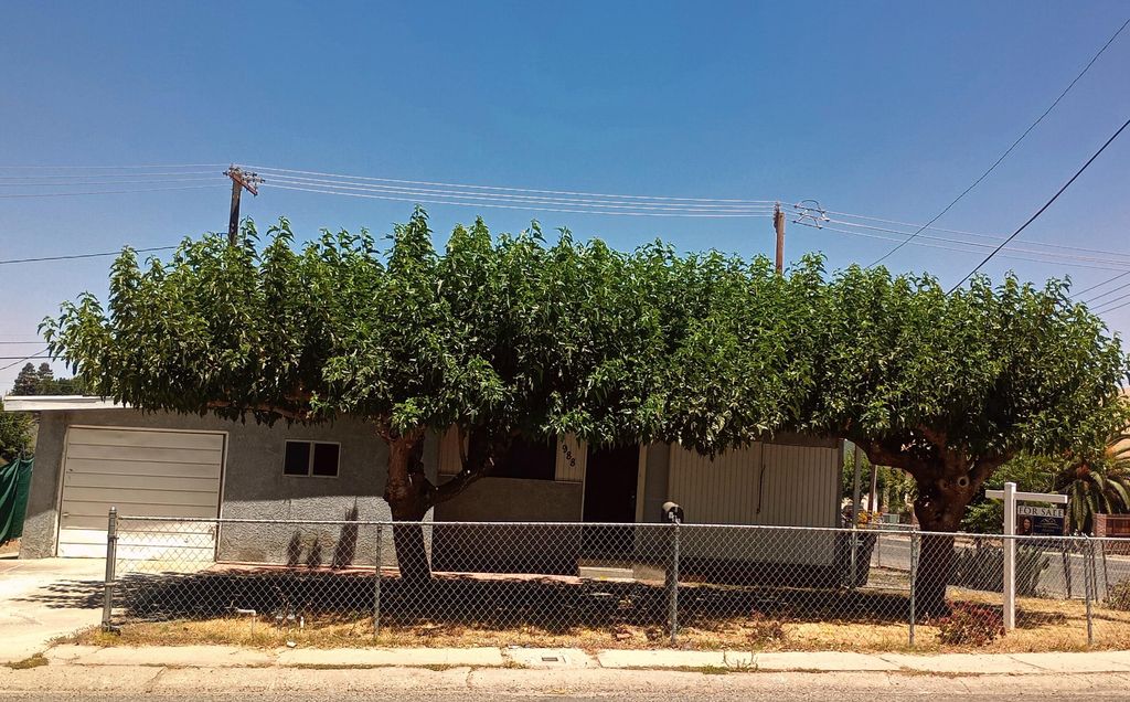 988 E Putnam Avenue, Porterville, CA 93257