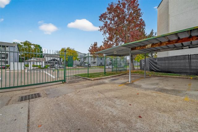 2818 S Bartell Drive 8, Houston, TX 77054