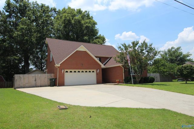 153 Hazelwood Drive, Hazel Green, AL 35750