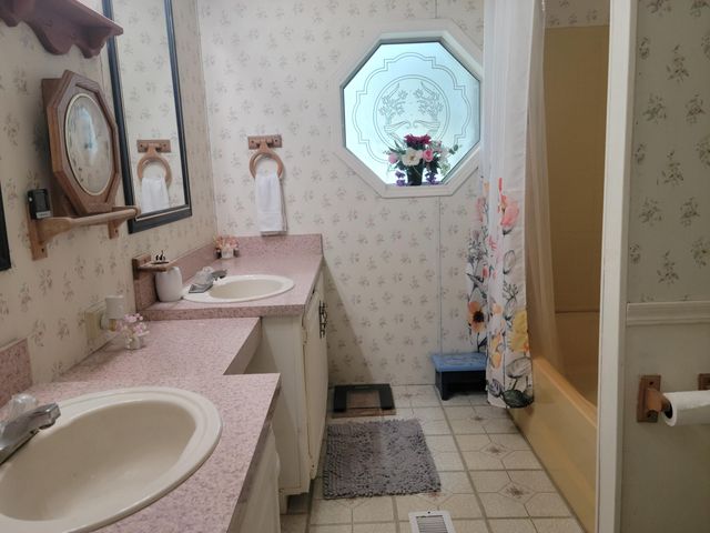 7618 Monument Drive, Grants Pass, OR 97526