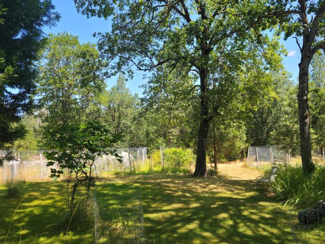 7618 Monument Drive, Grants Pass, OR 97526