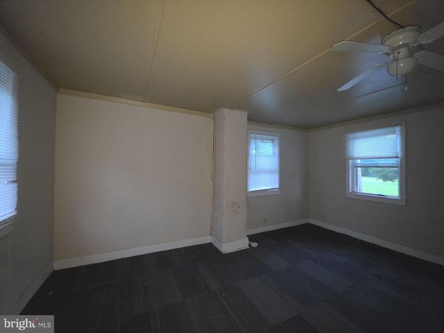 305 MAIN ST, Newport, NJ 08345