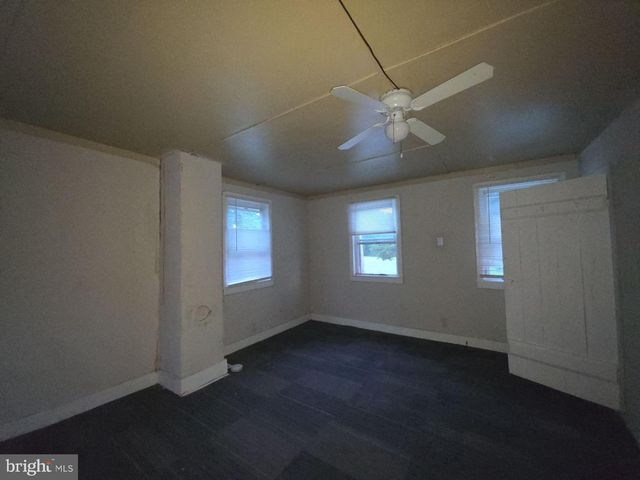 305 MAIN ST, Newport, NJ 08345
