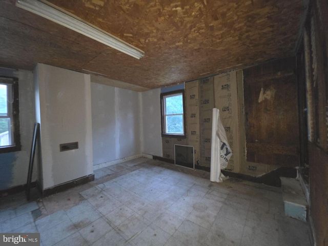 305 MAIN ST, Newport, NJ 08345