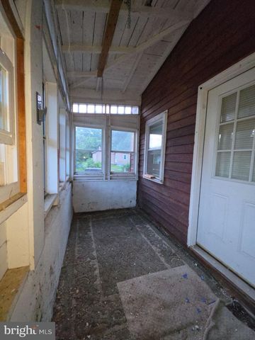 305 MAIN ST, Newport, NJ 08345
