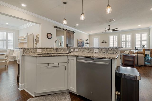 597 OZONA VILLAGE DRIVE, Palm Harbor, FL 34683