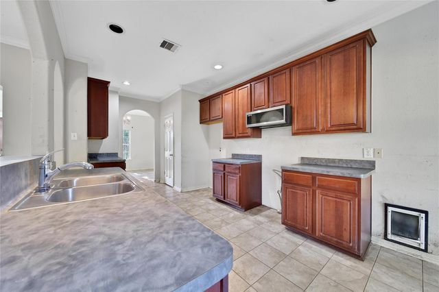 8034 Fountain Street, Houston, TX 77051
