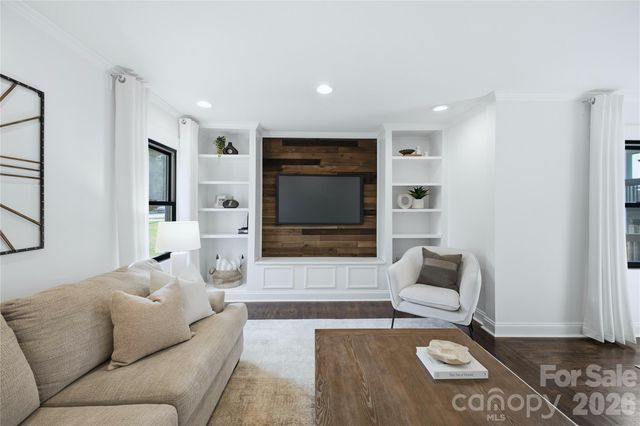 947 Everett Place, Charlotte, NC 28205