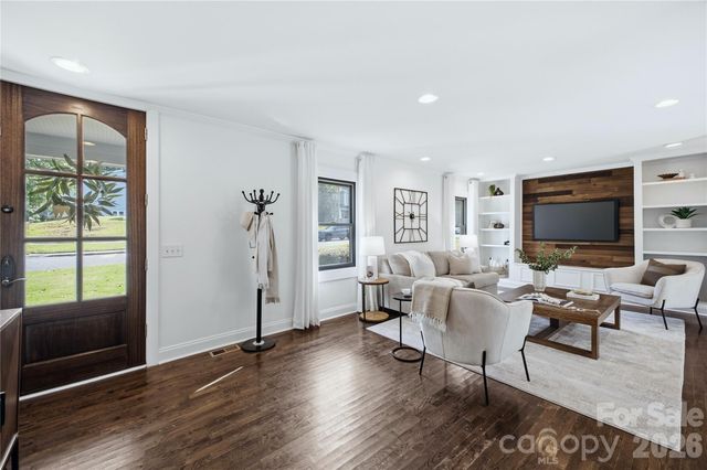 947 Everett Place, Charlotte, NC 28205