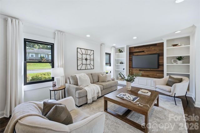 947 Everett Place, Charlotte, NC 28205