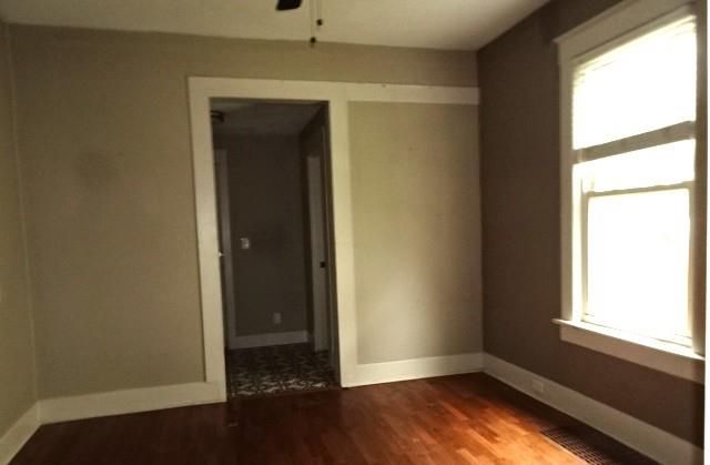 207 East Street, Parkville, MO 64152