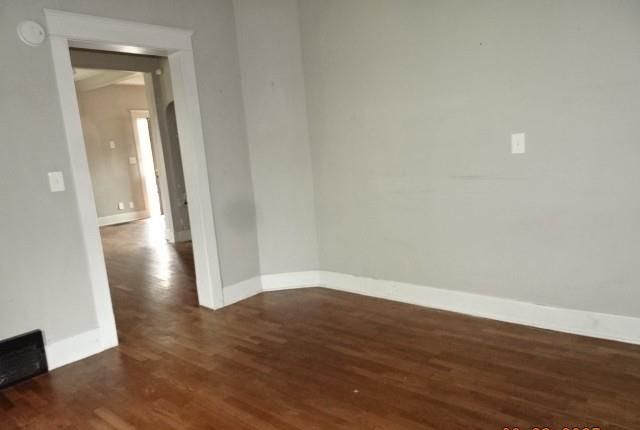 207 East Street, Parkville, MO 64152