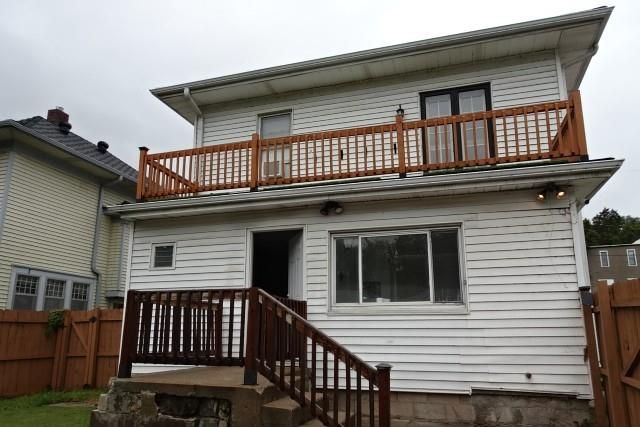 207 East Street, Parkville, MO 64152