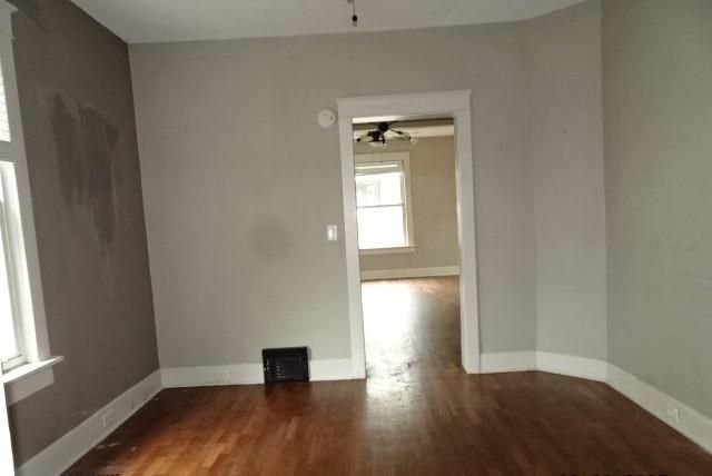 207 East Street, Parkville, MO 64152