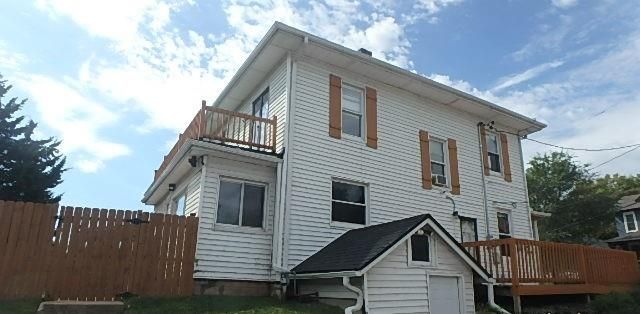 207 East Street, Parkville, MO 64152