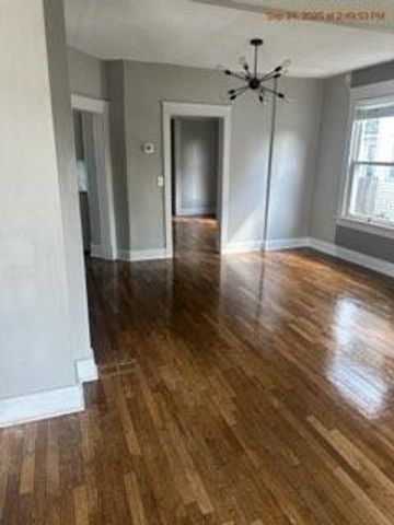 207 East Street, Parkville, MO 64152