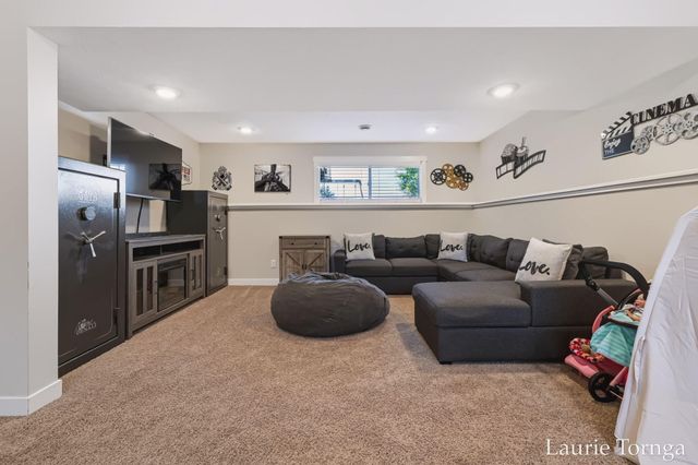 1893 Pineridge Drive, Rutland Twp, MI 49058