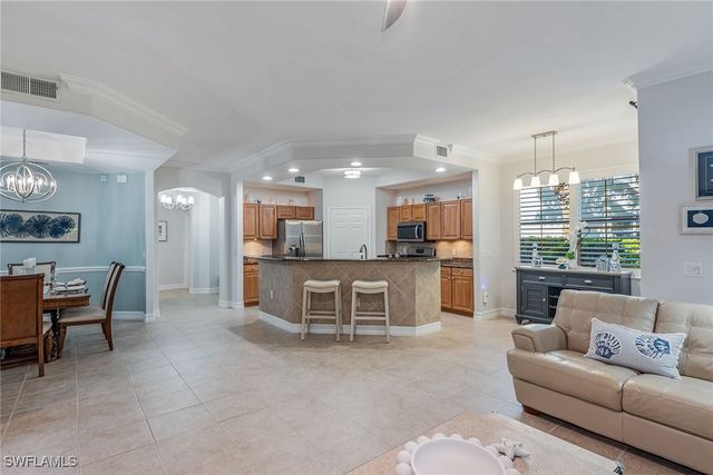 2012 Tarpon Bay DR N 101, Naples, FL 34119