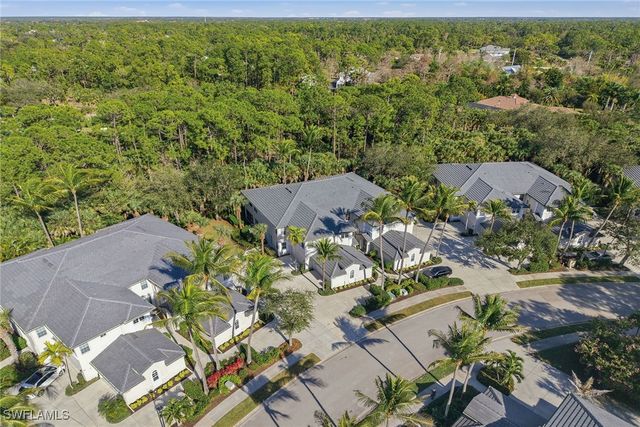 2012 Tarpon Bay DR N 101, Naples, FL 34119