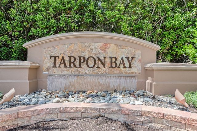 2012 Tarpon Bay DR N 101, Naples, FL 34119