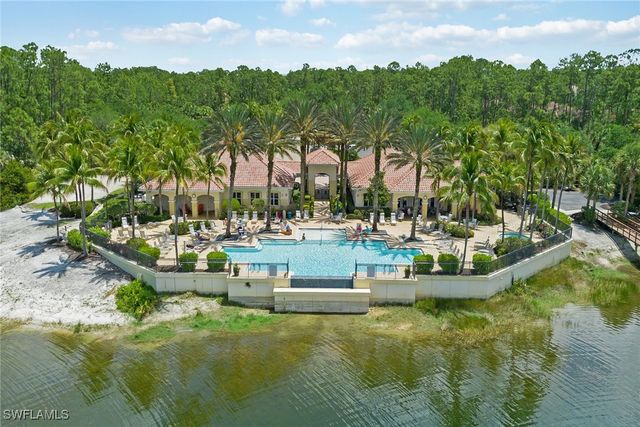 2012 Tarpon Bay DR N 101, Naples, FL 34119