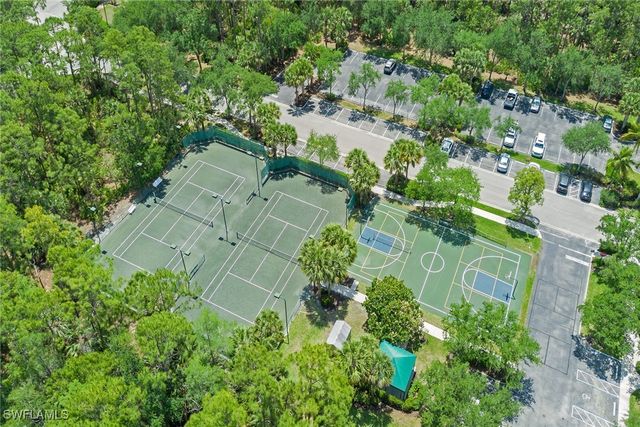2012 Tarpon Bay DR N 101, Naples, FL 34119