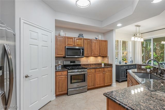 2012 Tarpon Bay DR N 101, Naples, FL 34119