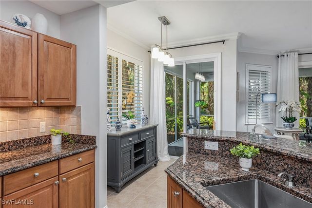 2012 Tarpon Bay DR N 101, Naples, FL 34119