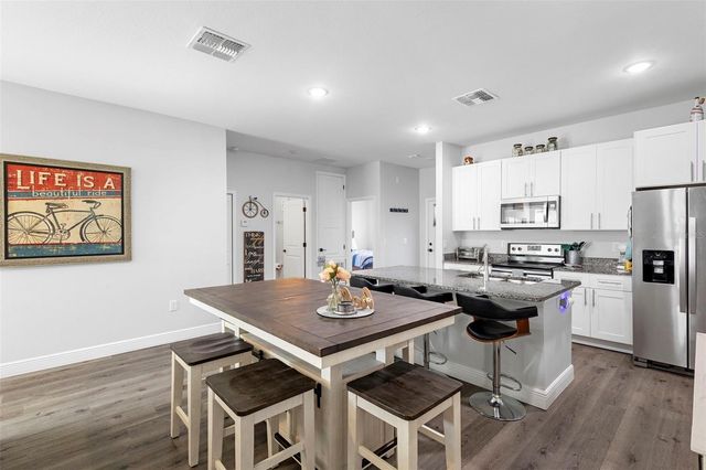 1630 W NEW YORK AVENUE, Orange City, FL 32763