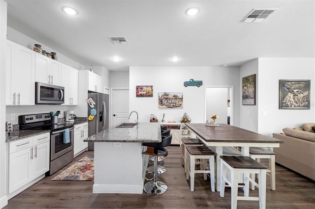 1630 W NEW YORK AVENUE, Orange City, FL 32763