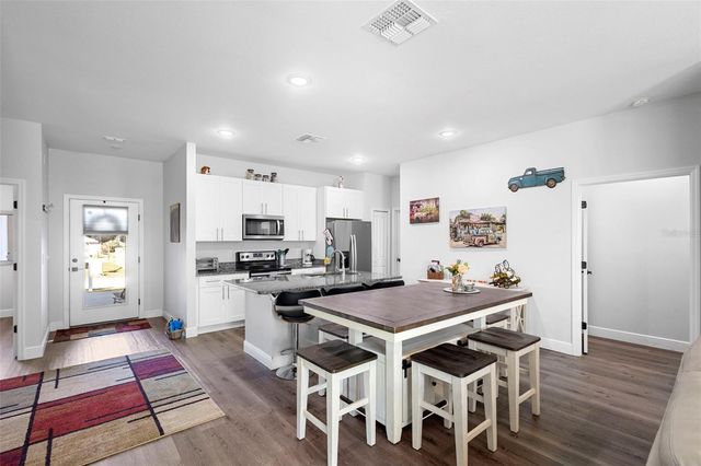 1630 W NEW YORK AVENUE, Orange City, FL 32763