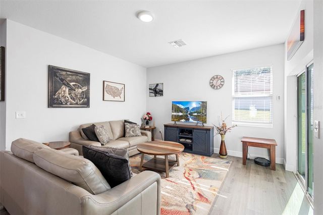 1630 W NEW YORK AVENUE, Orange City, FL 32763