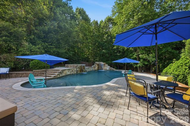 2530 Shady Reach Lane, Charlotte, NC 28214