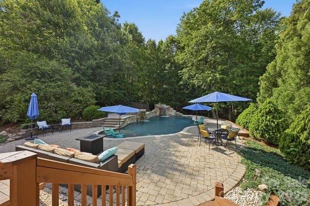 2530 Shady Reach Lane, Charlotte, NC 28214