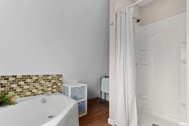 380 MCGREW Drive, Avon, IL 61415