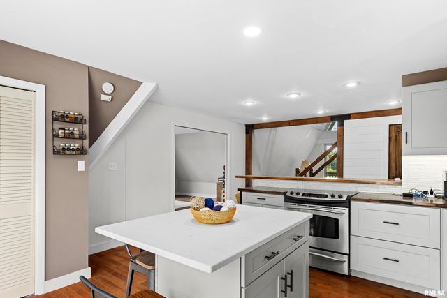 380 MCGREW Drive, Avon, IL 61415